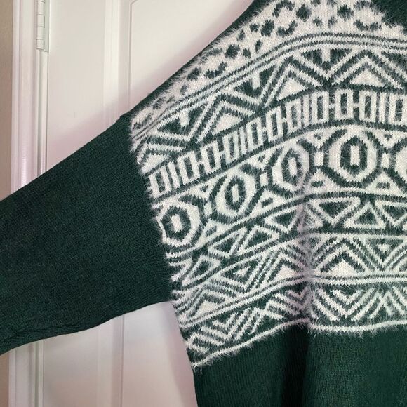 Maurices Fuzzy Sweater Green & White Soft Stretchy Flattering cut size 3X NWT - Picture 7 of 13